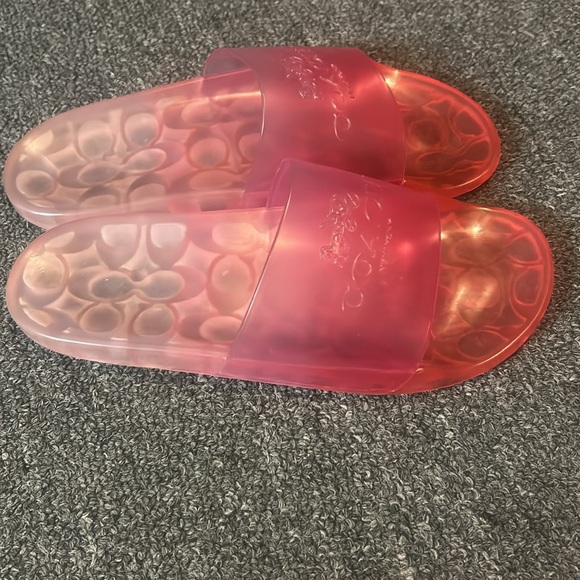 Pink coach slides - Picture 2 of 2